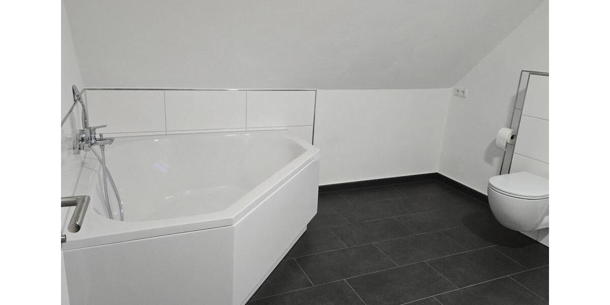 2-Familienhaus in ruhiger Sackgassenlage mit separaten Eingängen 6 zimmer