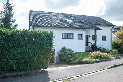 Elegantes EFH mit 6 Zi. in Ulm-Donaustetten vonprivat, 70qm Ausba zimmer