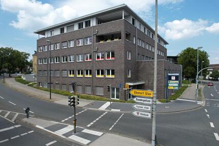 Büro Praxis Gewerberäume mit Parkplätzen zimmer