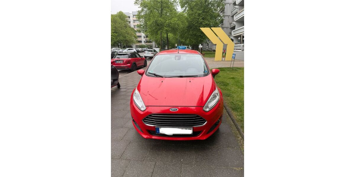 Ford Fiesta 124.836 km 5.300 &euro; München 81737
