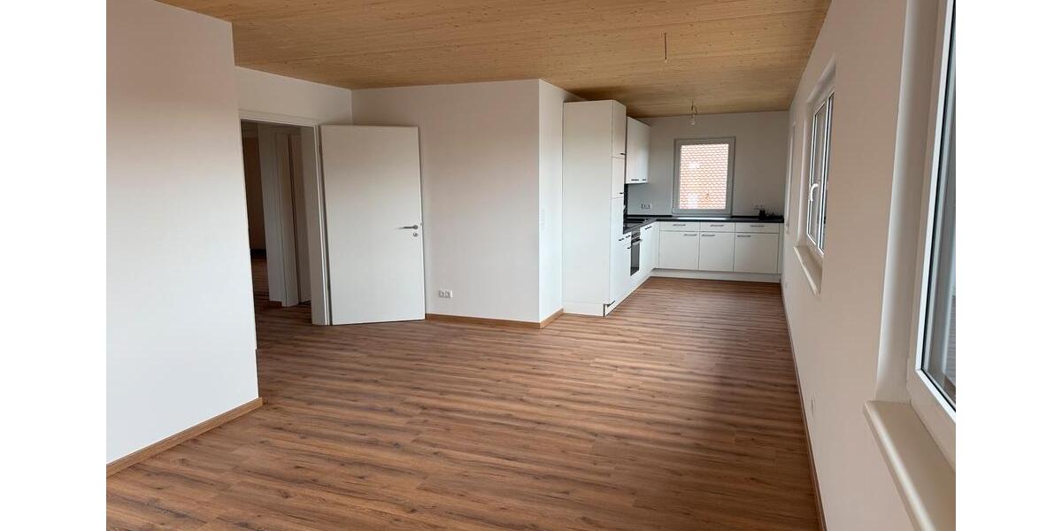 Dachgeschoßwohnung Wolferstadt - 5 Zimmer, 92 m&sup2;, 1.200&euro; | Angebot:25174938