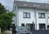 Haus zum Mieten in Erlensee 1.565 € 121 m²
