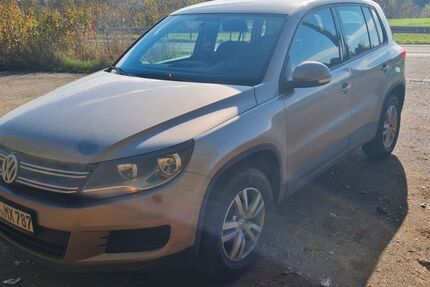 VW Tiguan 77.500 km 11.890 &euro; Fichtenau-Wäldershub 74579