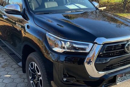 Toyota Hilux 1.950 km 54.990 &euro; Stöttwang 87677