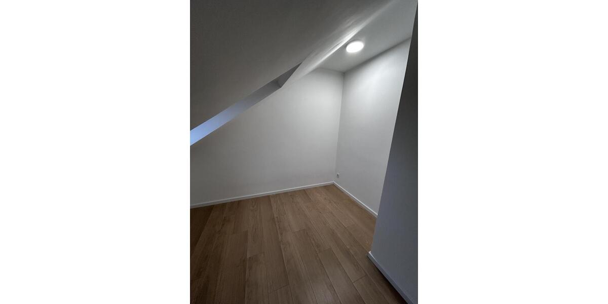 Dachgeschoßwohnung Mönchengladbach Süd - 2 Zimmer, 42 m&sup2;, 530&euro; | Angebot:26663106