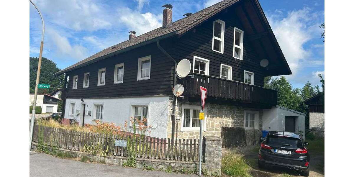 Einfamilienhaus Zwiesel - 11 Zimmer, 280 m&sup2;, 198.000&euro; | Angebot:25380505