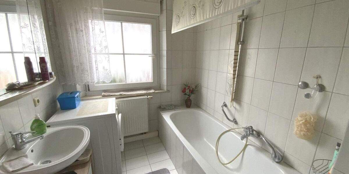 Etagenwohnung Maxhütte-Haidhof Maxhütte - 4 Zimmer, 106 m&sup2;, 219.000&euro; | Angebot:25674604