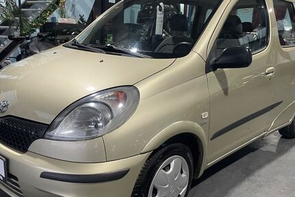 Toyota Verso 179.000 km 4.490 € Rheinberg 47495