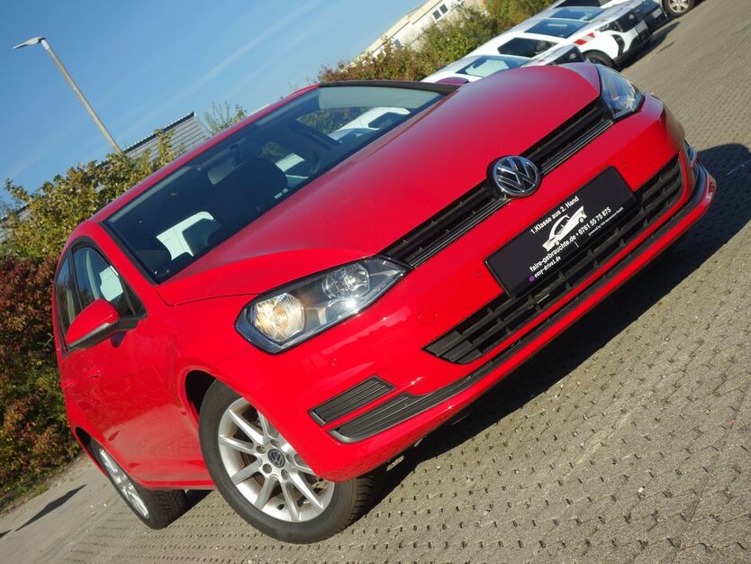 VW Golf 76.000 km 10.900 € Freiburg 79111
