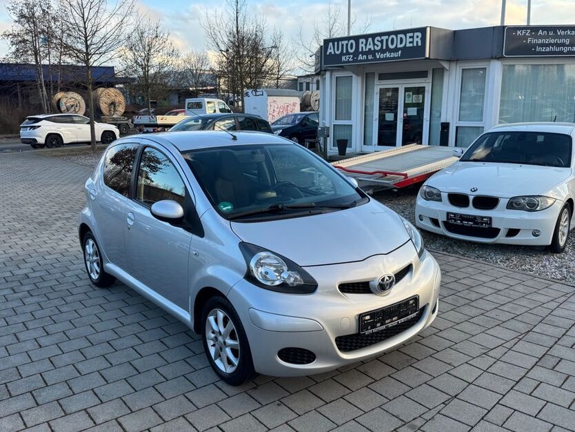 Toyota Aygo (X) 125.000 km 6.590 € Dachau 85221