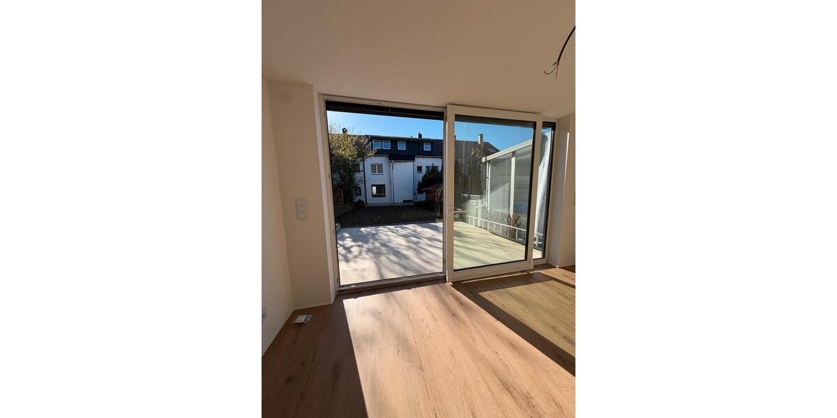 Reihenhaus Stuttgart Stuttgart-West - 6 Zimmer, 158 m&sup2;, 2.600&euro; | Angebot:26074634
