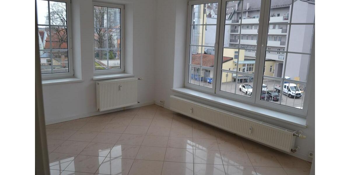 Dachgeschoßwohnung Augsburg - 5 Zimmer, 170 m&sup2;, 1.685&euro; | Angebot:26350218