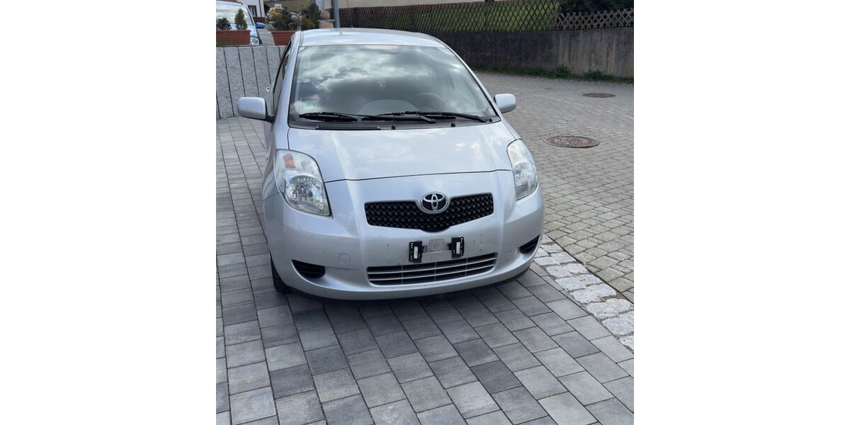 Toyota Yaris 100.435 km 4.000 &euro; Donaueschingen 78166