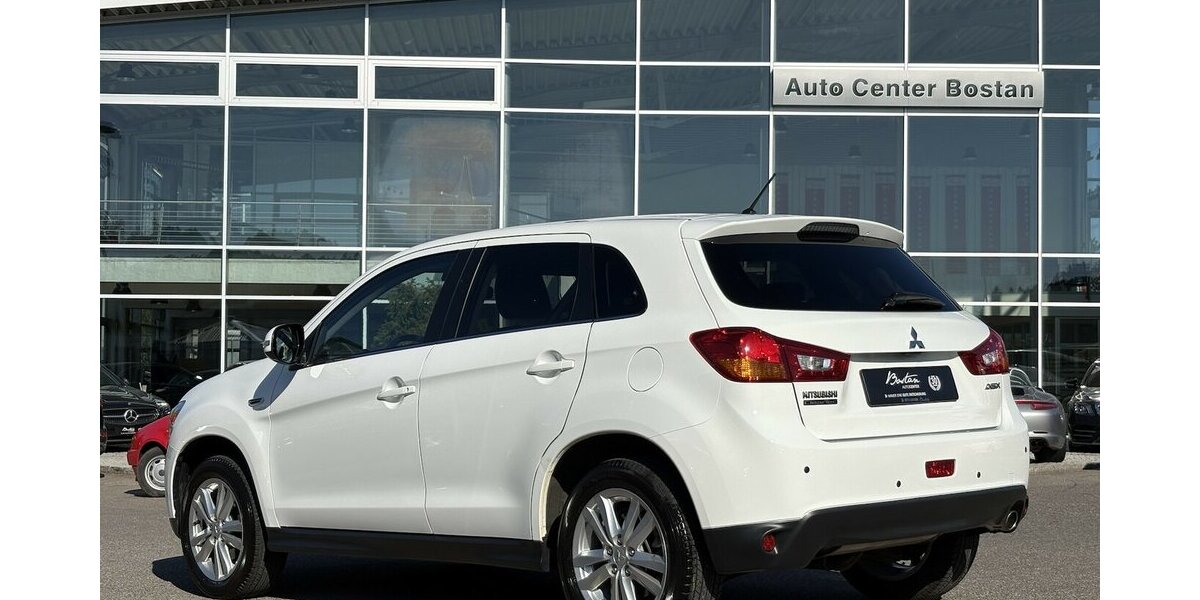Mitsubishi ASX Basis 2WD PDC/KLIMA/SITZHEIZUNG/USB/1.HAND 46.244 km 5.700 &euro; Villingen-Schwenningen 78054