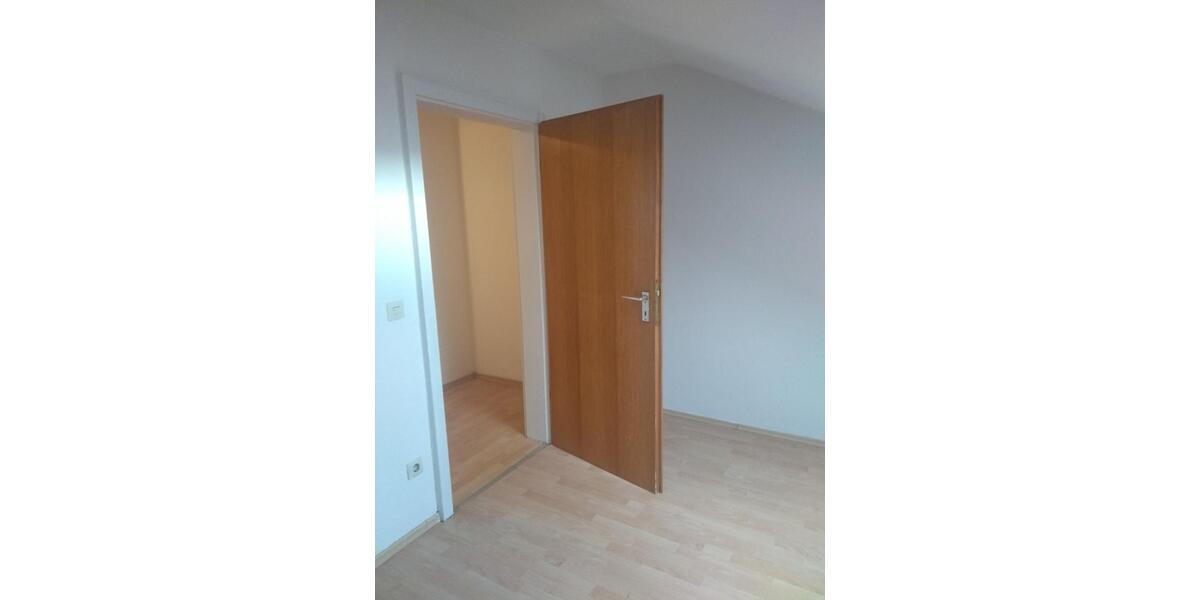 Kleine schöne Dachgeschosswohnung in Deggendorf 2 zimmer