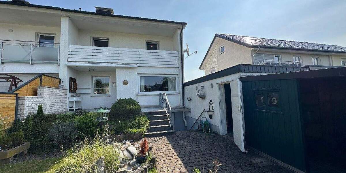 Top gepflegte Doppelhaushälfe in Paderborn-Sennelager 4 zimmer