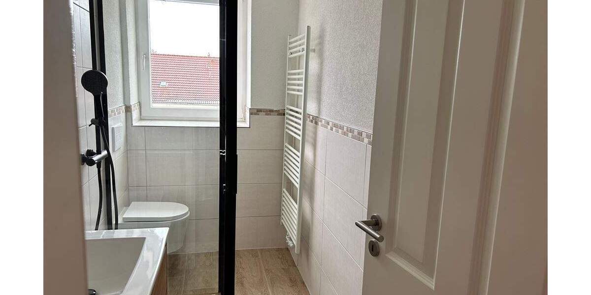 Etagenwohnung Hohenmölsen - 3 Zimmer, 61 m&sup2;, 75.000&euro; | Angebot:25836818