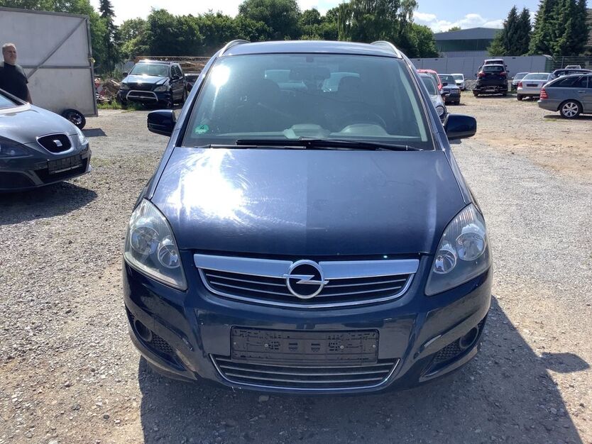 Opel Zafira 186.034 km 2.900 € KORBACH 34497