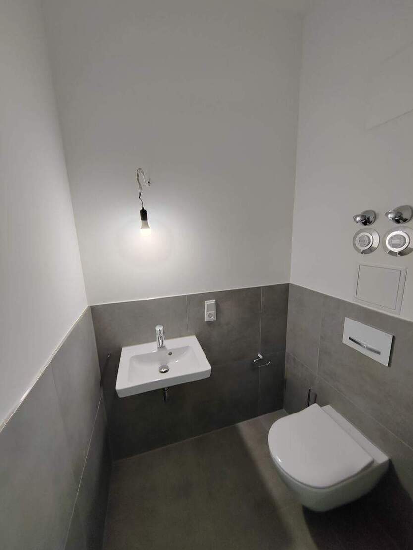 NEUBAU 3 Z. DG Eigentumswohnung mit Tiefgarage und Aufzug ! 3 zimmer