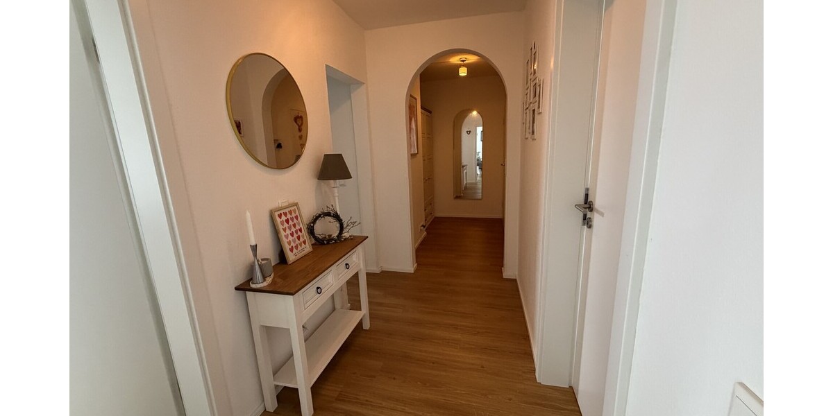 Moderne 4-Zimmer-Dachgeschosswohnung mit 2 Balkonen - Dachgeschoßwohnung Königswinter | Angebot:26979215