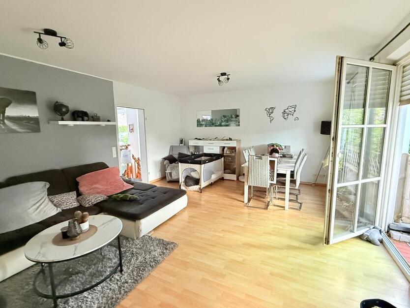 Geräumiges, preiswertes und gepflegtes 9-Zimmer-Mehrfamilienhaus