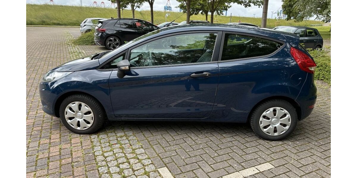 Ford Fiesta 62.000 km 4.300 &euro; Geestland 27607