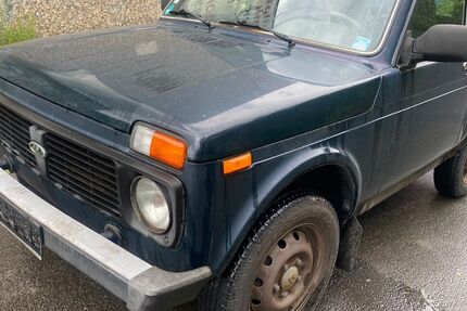 Lada Niva 150.000 km 1.500 &euro; Mönchengladbach 41061
