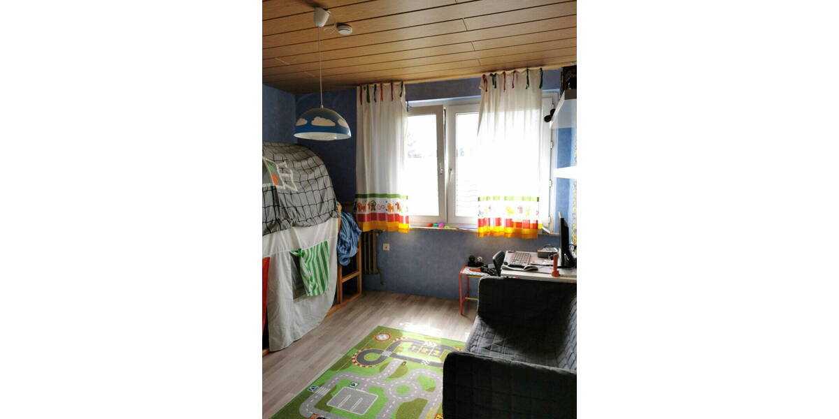 Etagenwohnung Duisburg Untermeiderich - 4 Zimmer, 100 m&sup2;, 579&euro; | Angebot:26283855