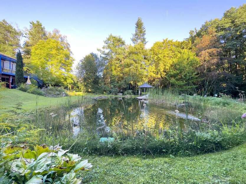 Haus zum Kaufen in Feucht Moosbach 1.099.000 € 330 m²