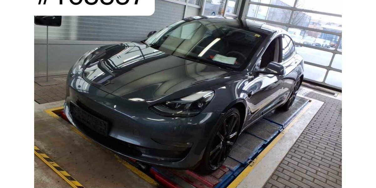 Tesla Model 3 137.149 km 27.450 &euro; Steinbach-Hallenberg OT Herges-Hallenberg 98587