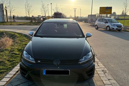 VW Golf 121.500 km 23.500 &euro; Walpertskirchen 85469