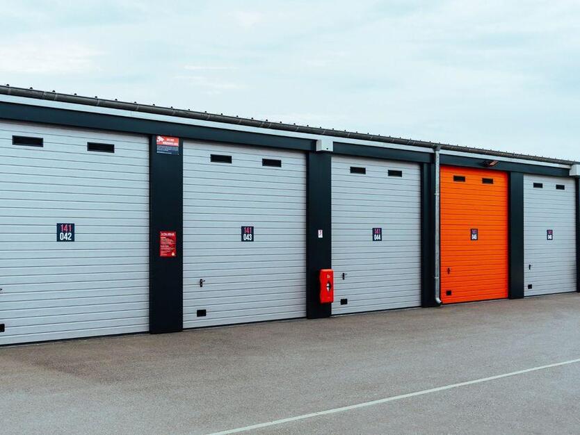 Lager- und Hallenflächen 28-112m² | SOMMERAKTION | Lagerfläche mieten in Neuenhagen zimmer