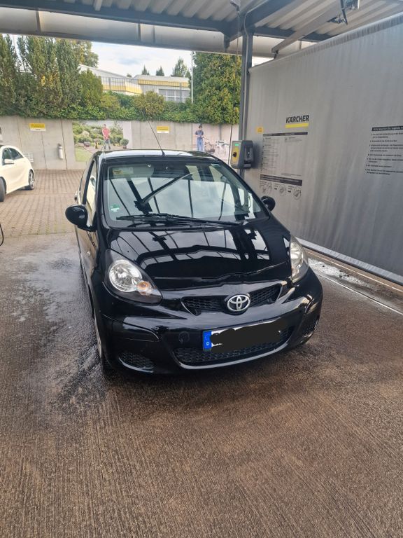 Toyota Aygo (X) 180.000 km 2.100 € Laubach 35321