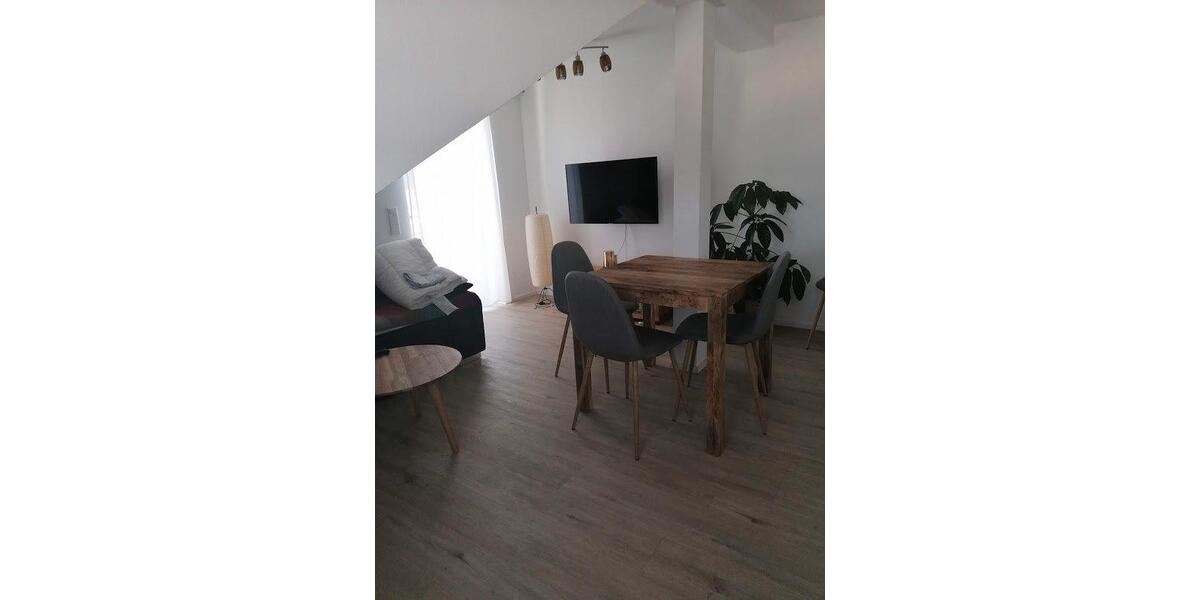 Dachgeschoßwohnung Karlskron - 1 Zimmer, 38 m&sup2;, 500&euro; | Angebot:26394206