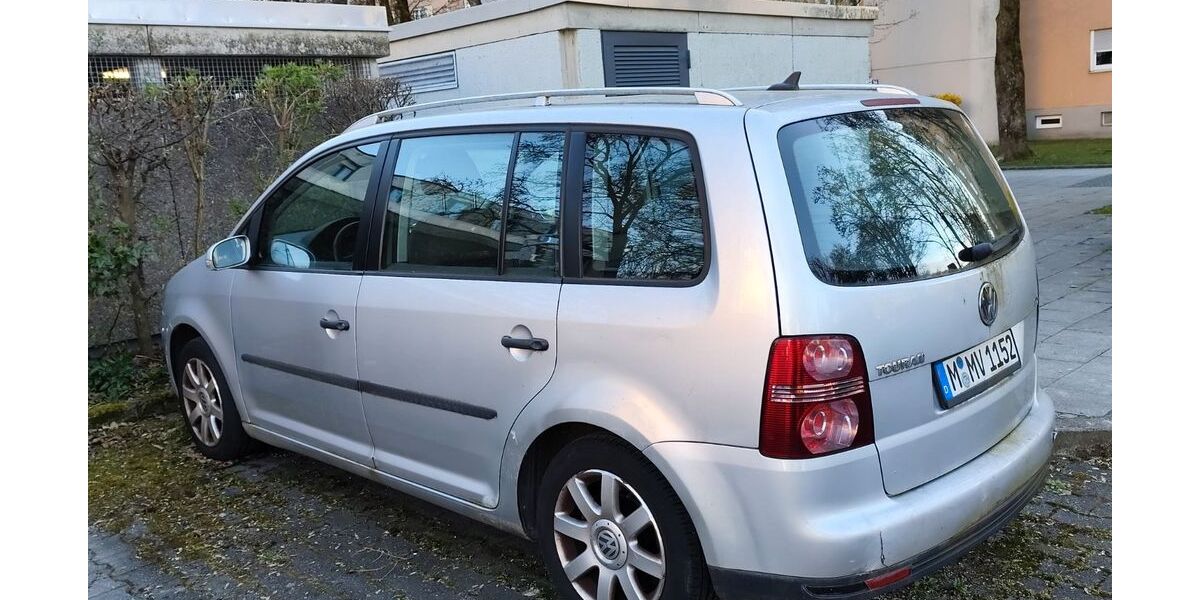 VW Touran 205.989 km 2.500 &euro; München 81737