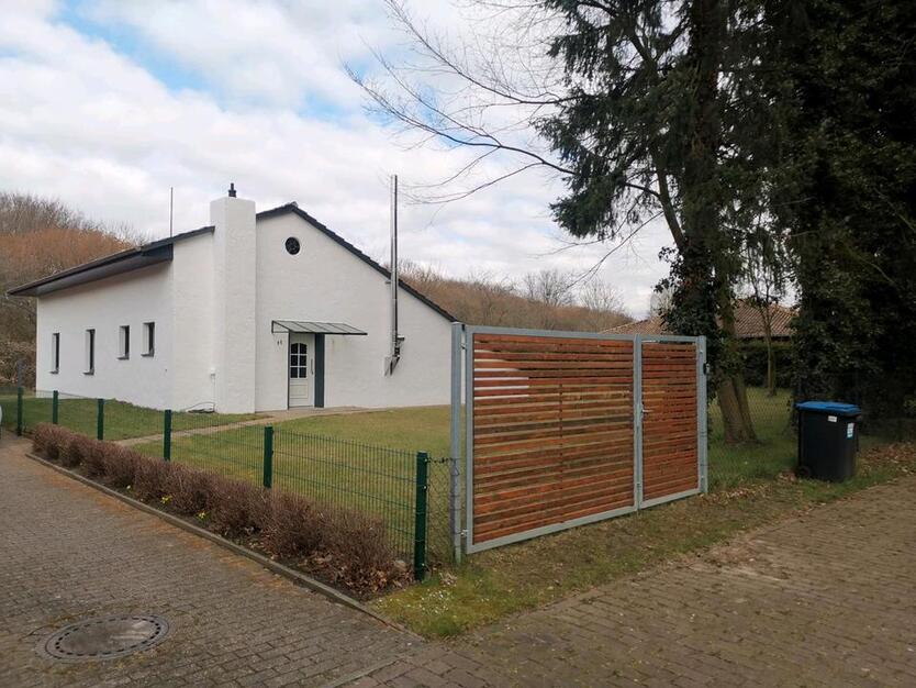 Sanierter Bungalow Haus mit großem Garten Grundstück in Sottrum