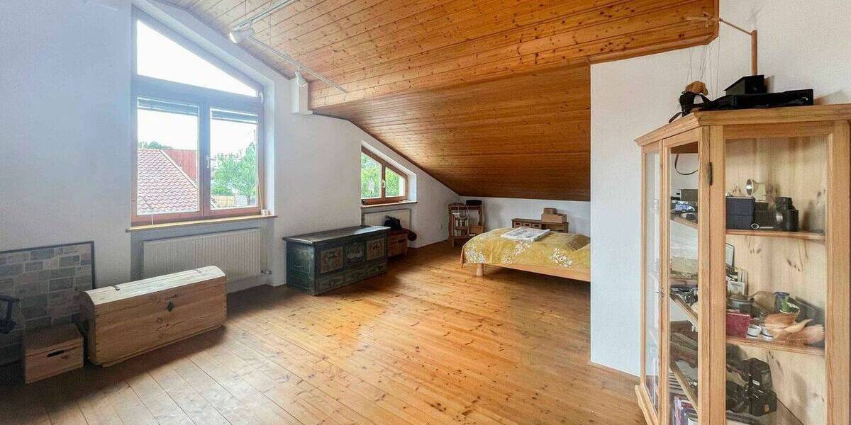 Einfamilienhaus Burghausen - 9 Zimmer, 315 m&sup2;, 720.000&euro; | Angebot:26451459