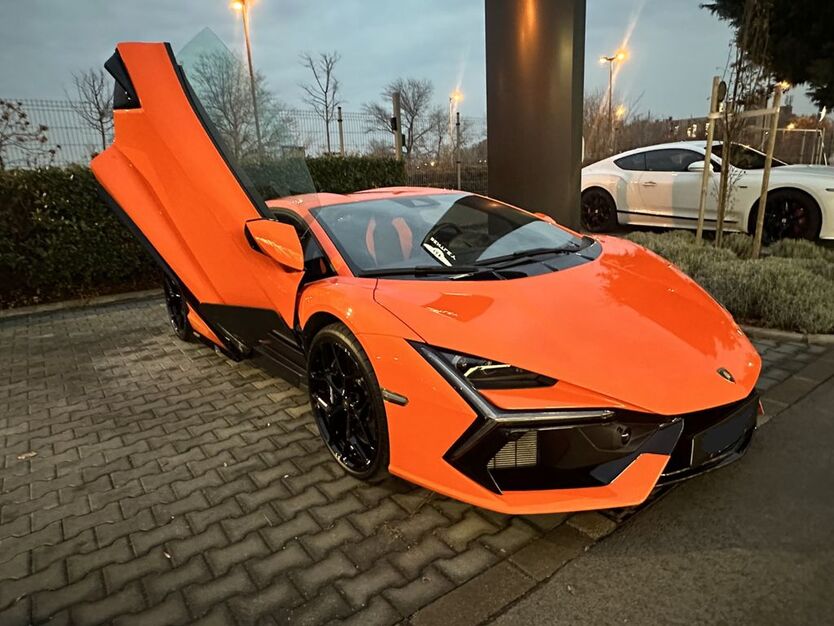 Lamborghini Revuelto 2.750 km 617.990 € Pliening 85652