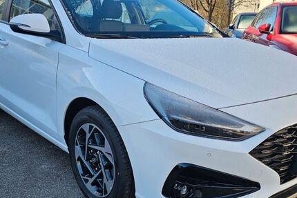 Hyundai i30 23.500 km 17.500 € Leonberg 71229