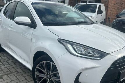 Toyota Yaris 10.000 km 23.490 &euro; Wiesmoor 26639