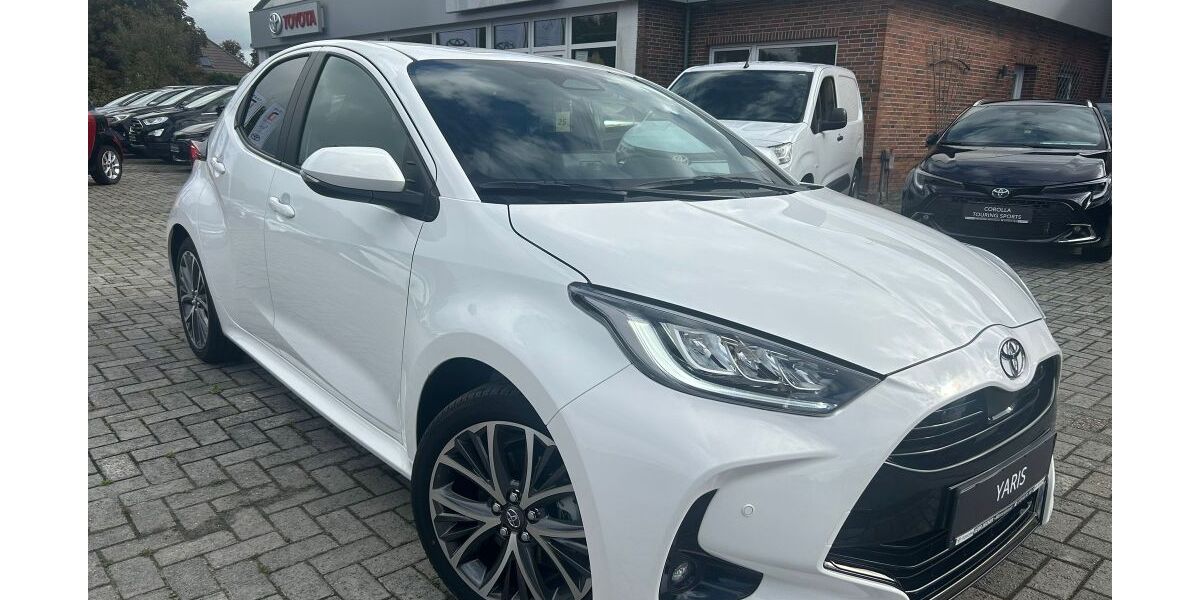 Toyota Yaris 10.000 km 23.490 &euro; Wiesmoor 26639