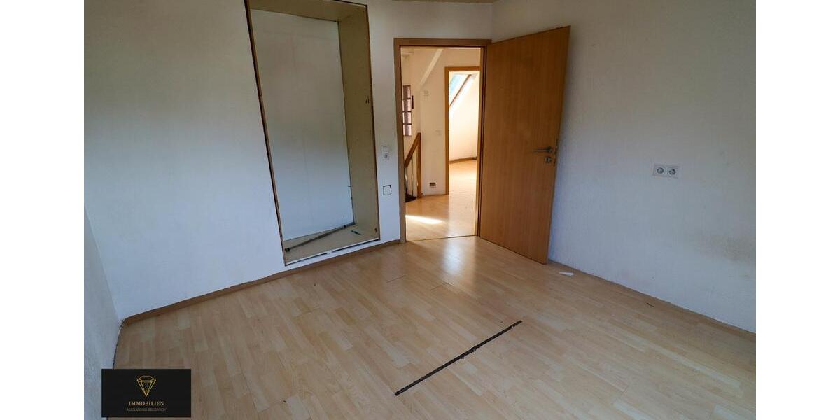 Dachgeschoßwohnung Lichtenstein - 4 Zimmer, 112 m&sup2;, 115.000&euro; | Angebot:26757850
