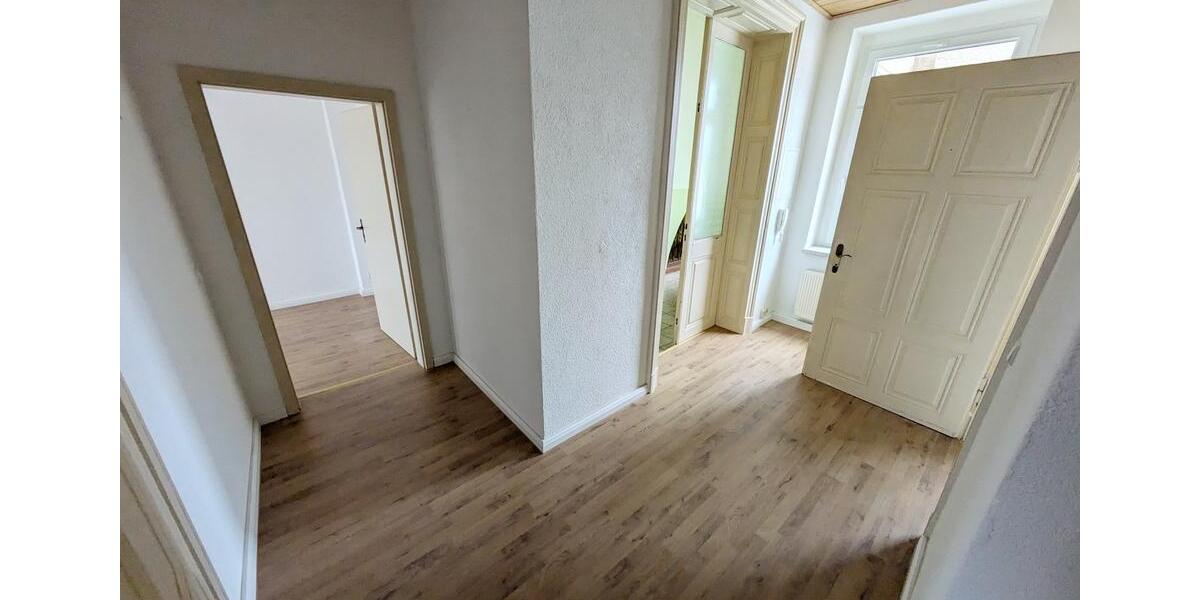 Etagenwohnung Meerane - 3 Zimmer, 85 m&sup2;, 400&euro; | Angebot:26404390