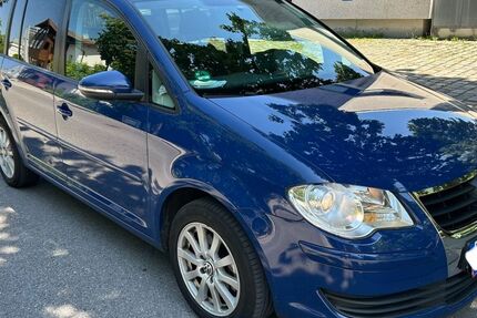 VW Touran 139.000 km 3.350 &euro; Feldkirchen 85622