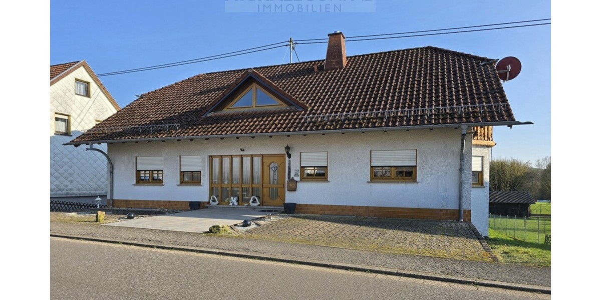 Attraktives Einfamilienhaus mit möglicher Einliegerwohnung - Reihenendhaus Tholey | Angebot:27010355