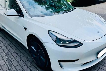 Tesla Model 3 159.900 km 18.999 &euro; Hamburg 22047