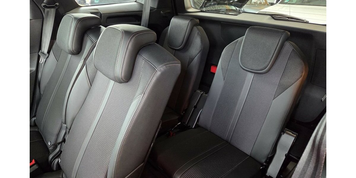 Peugeot 5008 GT 7 Sitze LED Autom. 16.678 km 24.000 &euro; Wilsdruff 01723