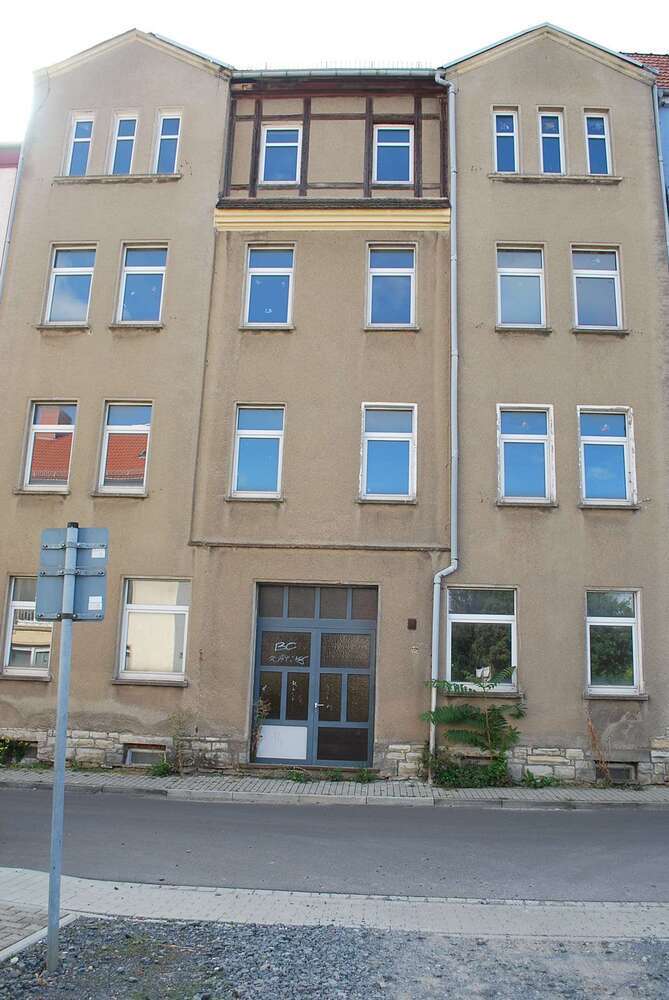 Haus zum Kaufen in Zeitz 44.900 € 534.15 m²