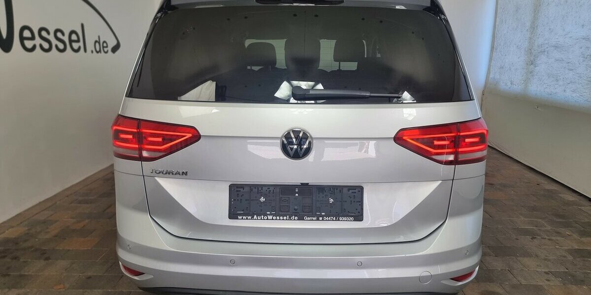 VW Touran Highline BMT DSG LED AHK ACC Navi 7-Sitze 91.700 km 26.900 &euro; Garrel 49681