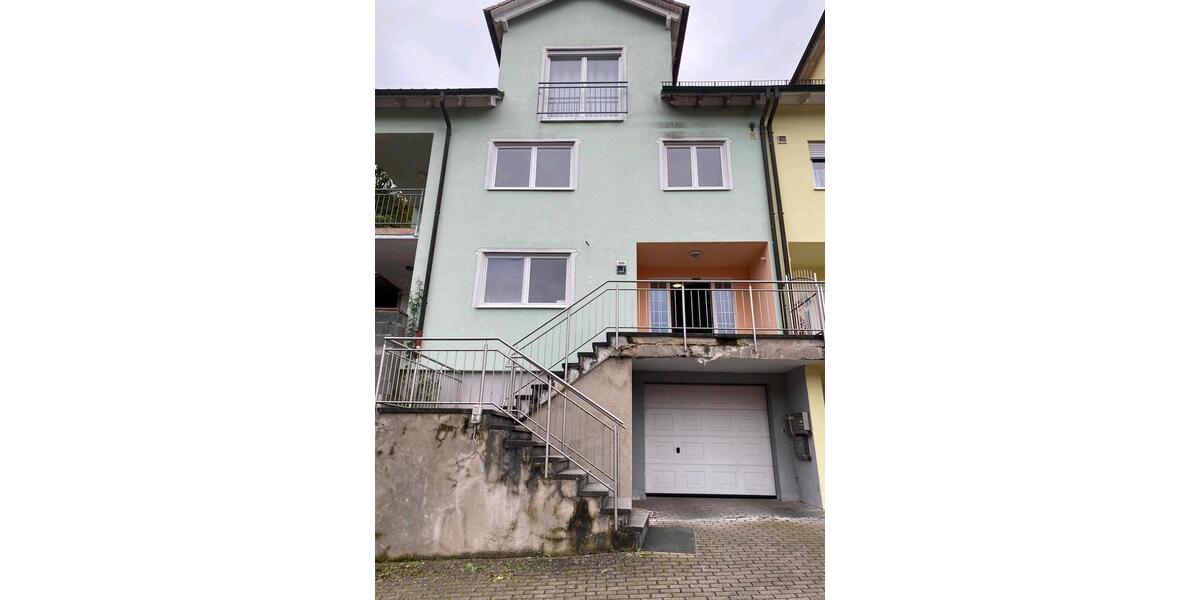 Doppelhaushälfte Künzelsau - 8 Zimmer, 214 m&sup2;, 580.000&euro; | Angebot:24839424